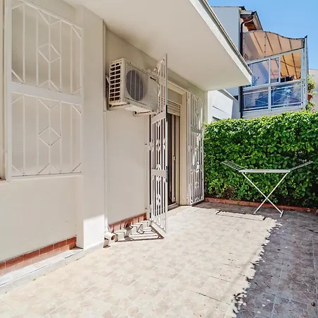 Vakantiehuis Charming In *