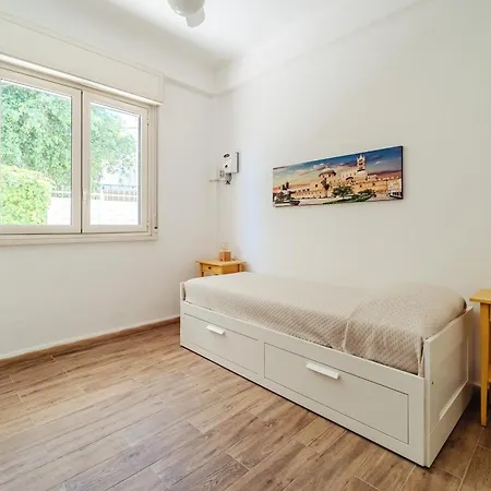Vakantiehuis Charming In *