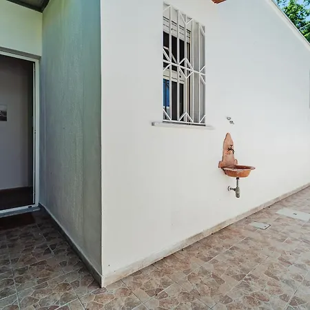 Vakantiehuis Charming In *